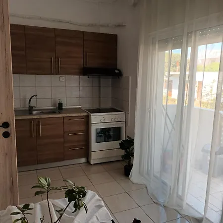 Olga's Apartment3 نيا ميشانيونا